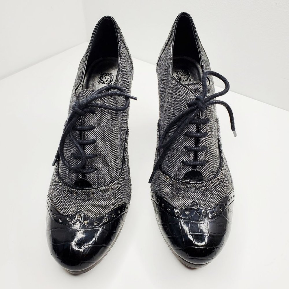 Anne Klein Fabric Patent Leather Lace-up Oxford Pump, Black Grey, 8.5 - Picture 2 of 9